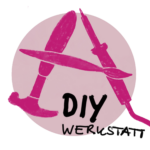 Logo Offene werkstatt Karlsruhe: Pinsel, Hammer und Schraubenzieher, die ein A in einem Kreis formen. Dazu die Caption: DIY Werkstatt